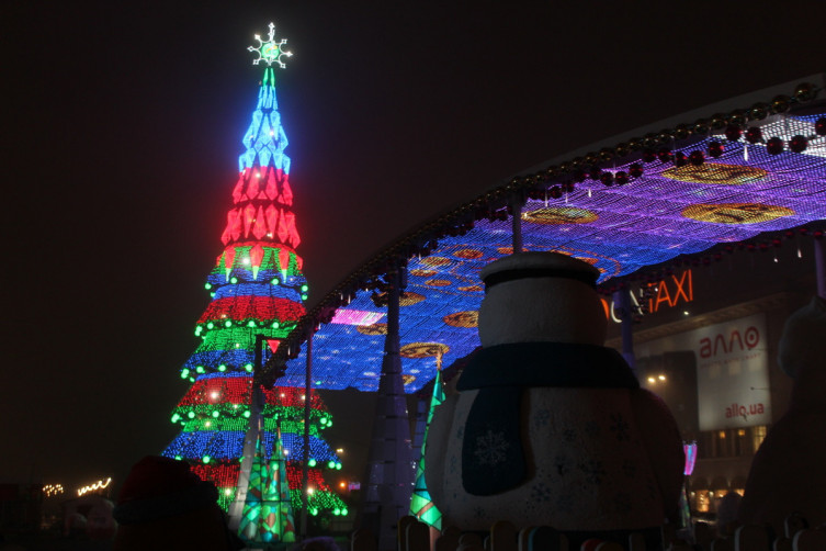 Якщо Ялинка торішня, то чому 2019 році для новорічної красуні Харкова знадобилися десятки мільйонів?