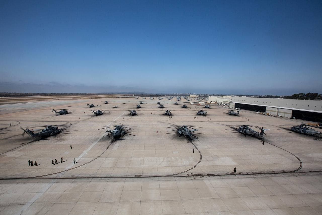 Вертольоти і конвертоплани армії США здійснили "слонячу прогулянку" (ФОТО)