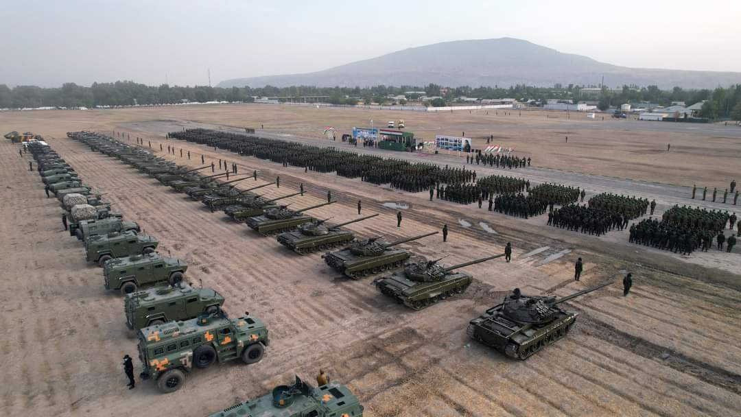 Таджикистан демонструє Талібану військову силу (ФОТО)