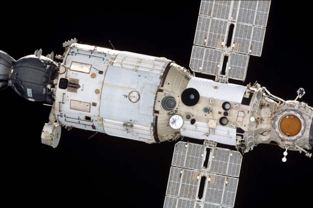 На російському сегменті МКС заклеїли не всі дірки