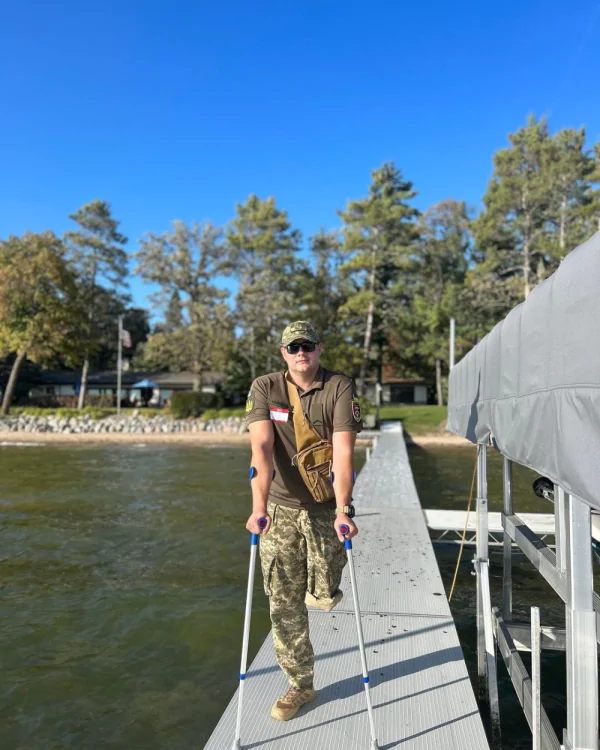 Бойовий медик, який дістав поранення під Бахмутом, виступить на Параолімпійських іграх у Парижі