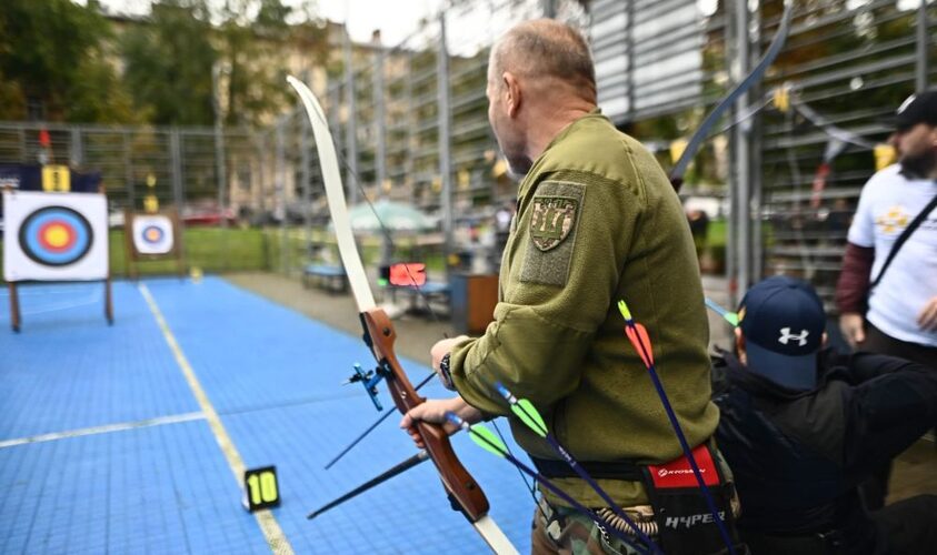 У Львові ветерани та члени сімей загиблих Героїв зможуть безкоштовно займатися стрільбою з лука