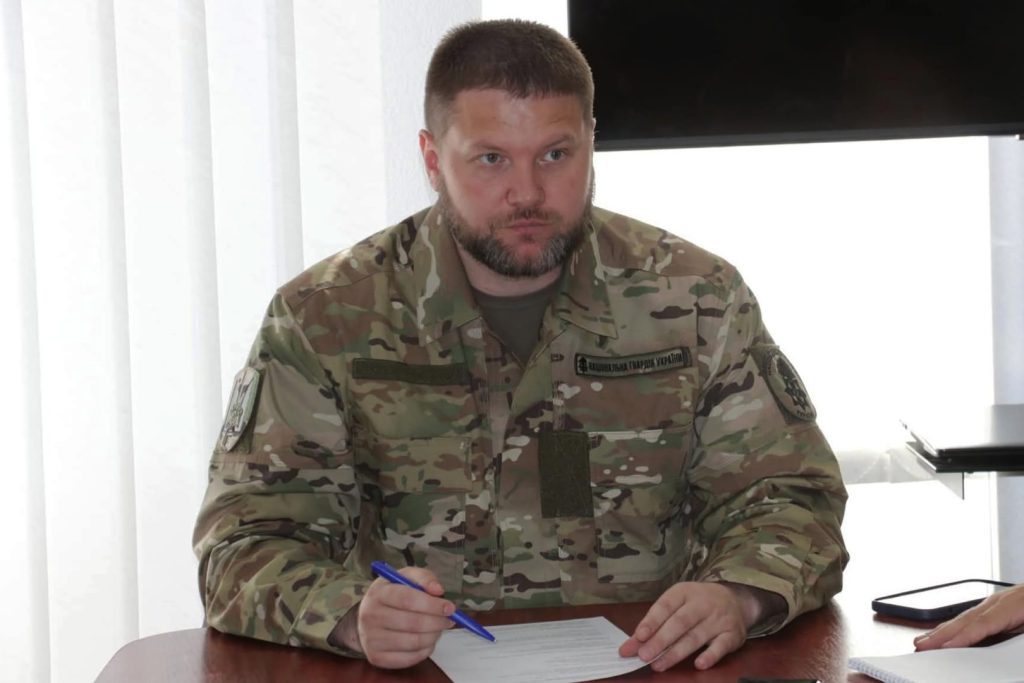 Криве дзеркало сьогодення