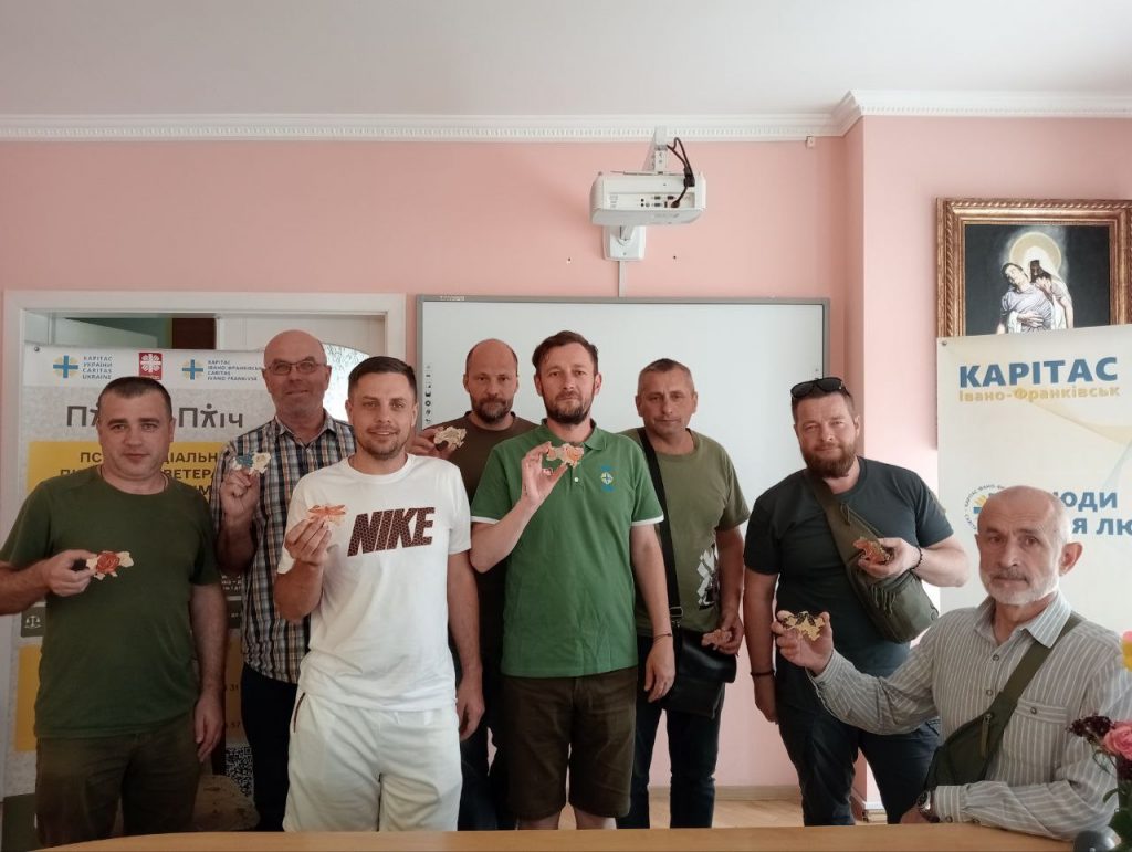 У Карітасі Франківська ветерани вчаться долати стрес та адаптуватися до мирного життя