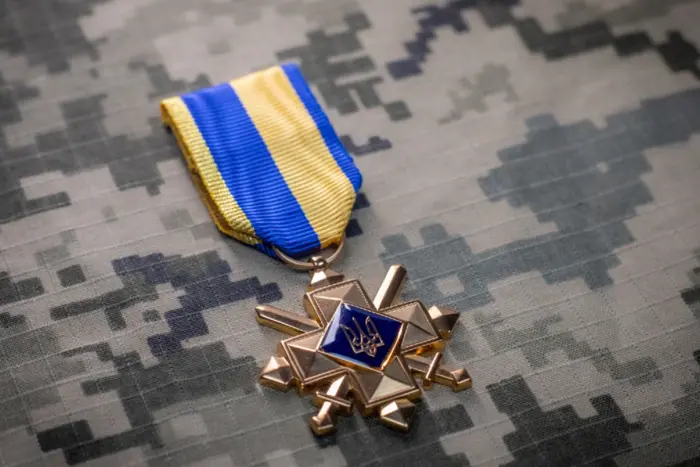 Зеленський прирівняв Хрест бойових заслуг до звання Героя України 