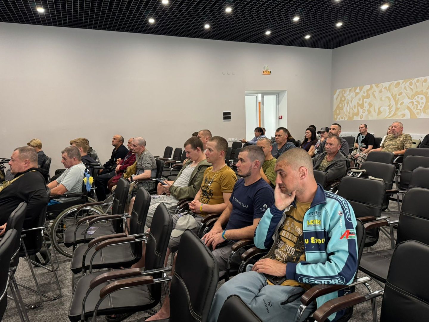 У Хмельницькому презентували можливості для ветеранів з інвалідністю про переобладнання авто