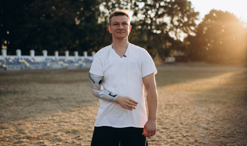 Ветеран Олексій Дернов пробіг дистанцію в 10 кілометрів через рік після ампутації