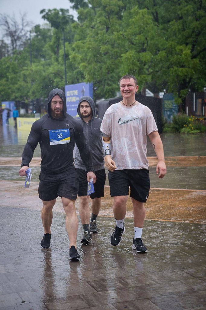 Ветеран Олексій Дернов пробіг дистанцію в 10 кілометрів через рік після ампутації