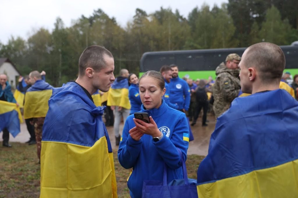 Сьогодні російського полону повернули 185 українців