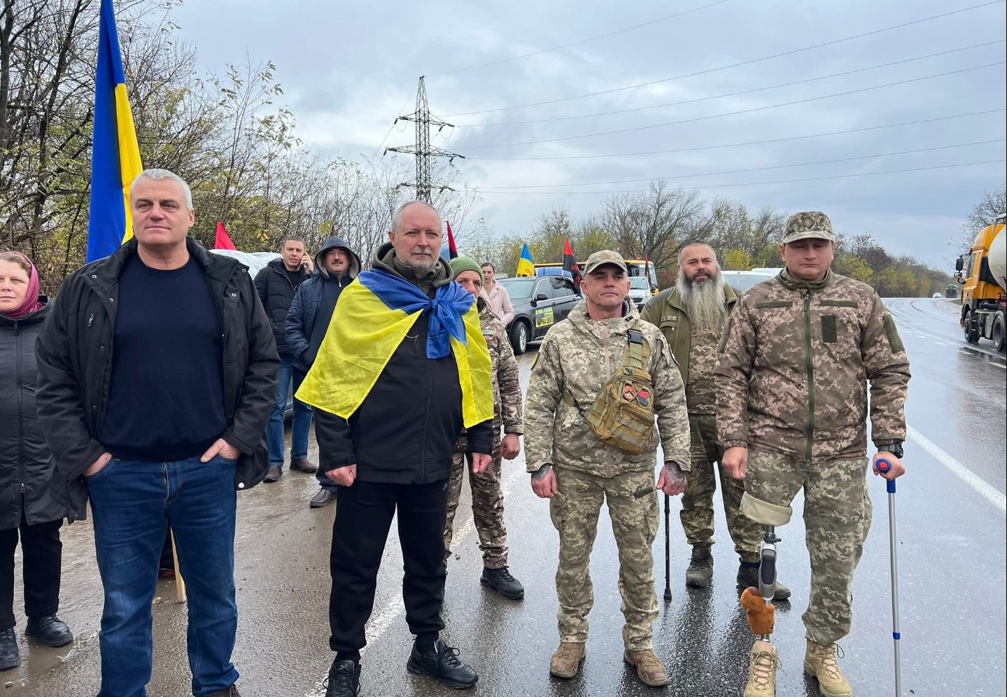 На Буковині ветерани долають 60-кілометровий марафон «Кроки незламних» заради підтримки 107-ї бригади ТрО