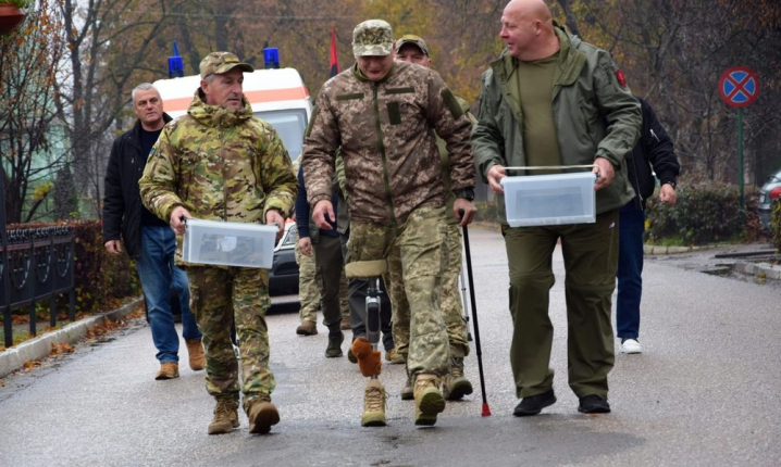Ветерани вирушили у пішу ходу від Хотина до Чернівців, щоб зібрати гроші для побратимів