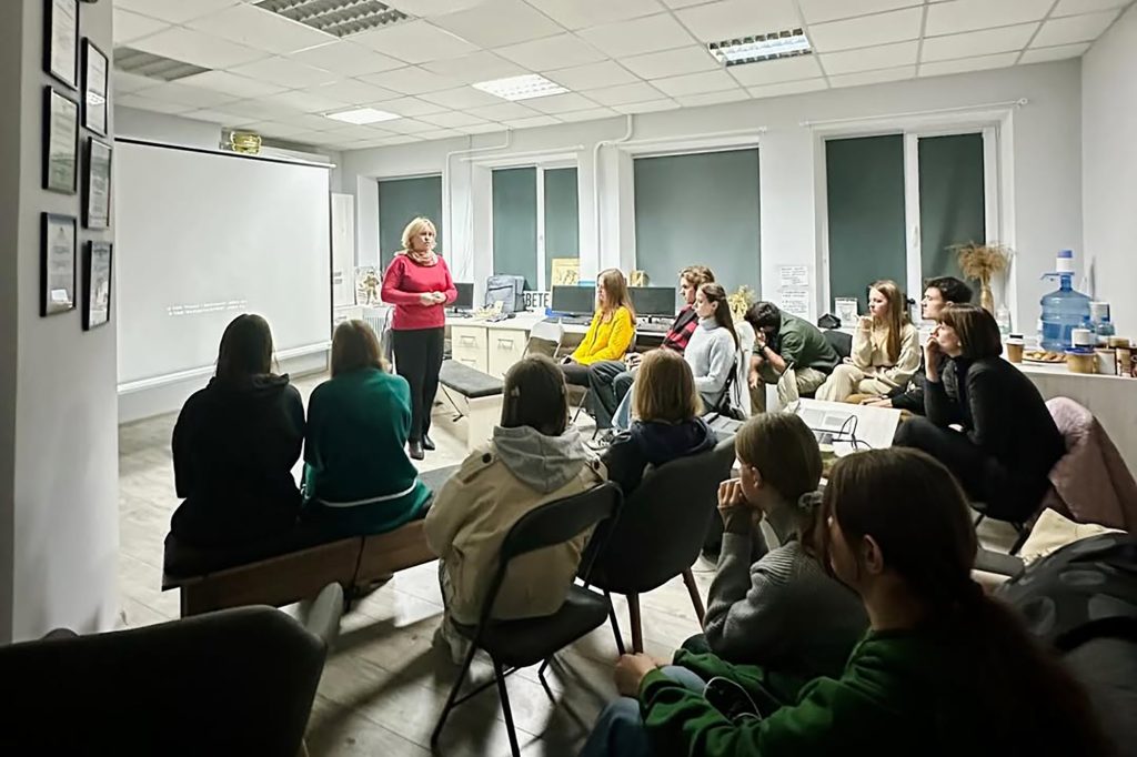 У пошуках світла й краси серед болю