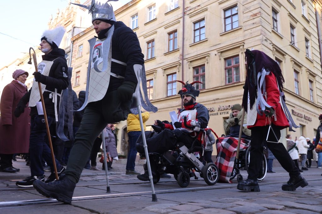 У Львові відбувся унікальний різдвяний вертеп за участю ветеранів-вершників