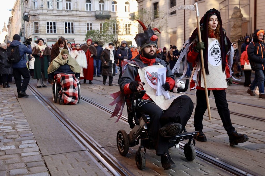 У Львові відбувся унікальний різдвяний вертеп за участю ветеранів-вершників